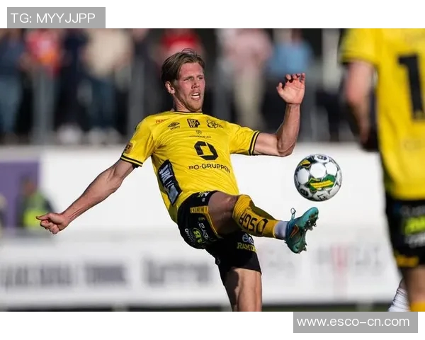 足球明星携儿子共赏精彩赛事亲子时光尽显温馨与快乐 足球明星携儿子共赏精彩赛事亲子时光尽显温馨与快乐