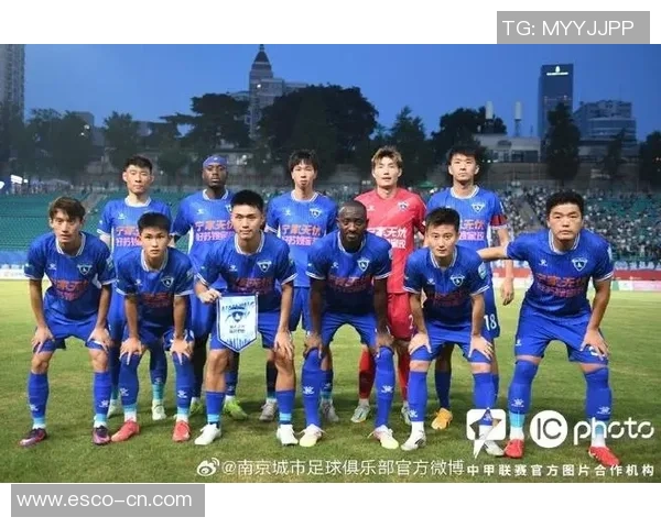 南京足球队在锦标赛中的比赛经验与表现分析与点评